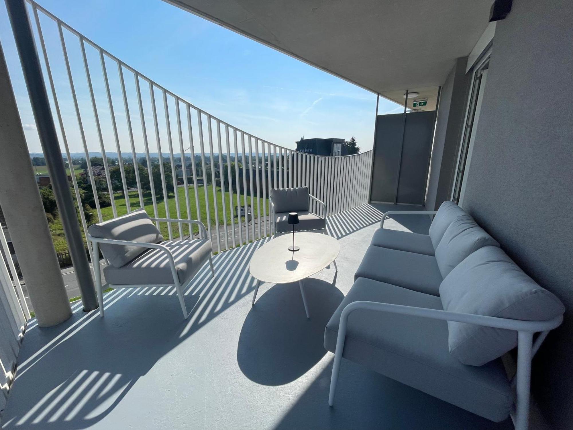 Luxusapartment Mit 40 Qm Terrasse, E-Parkplatz Und Parkplatz Graz Exterior photo