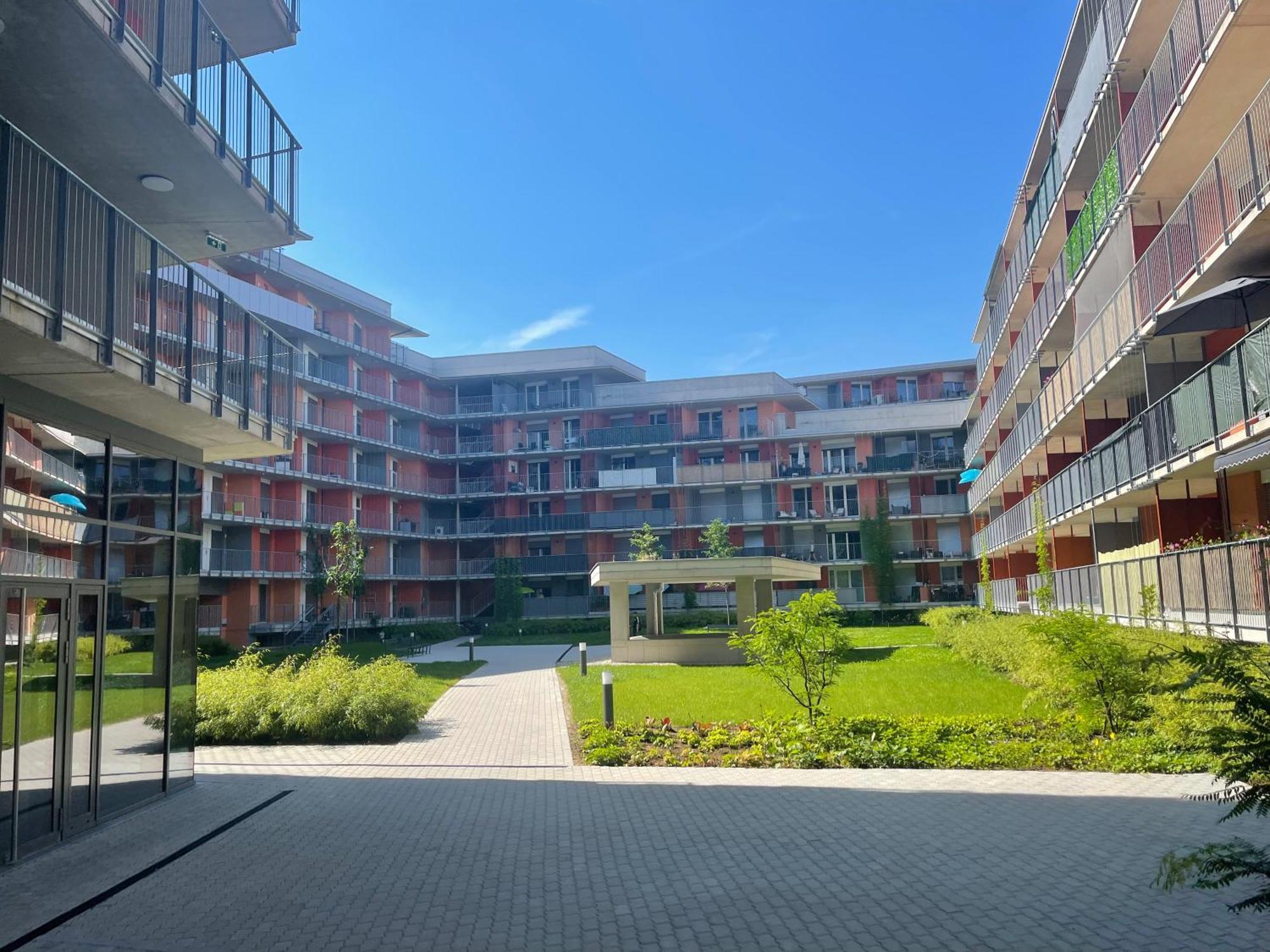 Luxusapartment Mit 40 Qm Terrasse, E-Parkplatz Und Parkplatz Graz Exterior photo